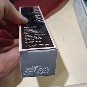 Mary Kay Black Suncare Grooming Essential